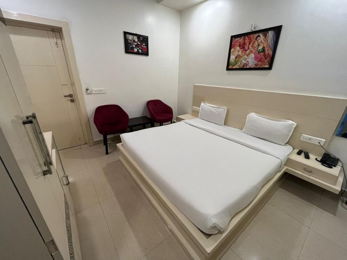 Hotel Sahib'S Red Carpet - Family & Corporate Hotel Chain Agra  Luaran gambar